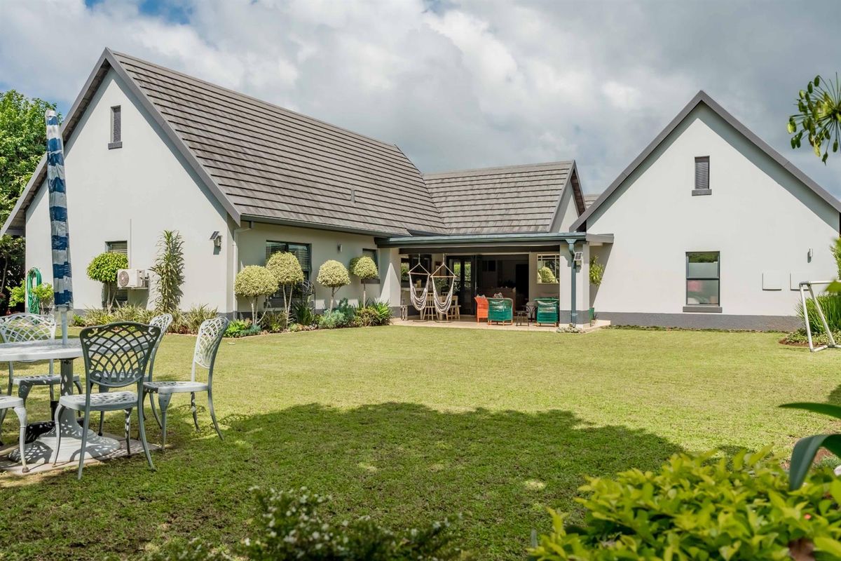 3 Bedroom Townhouse For Sale in Cotswold Downs Golf and Country Estate - Photo 2