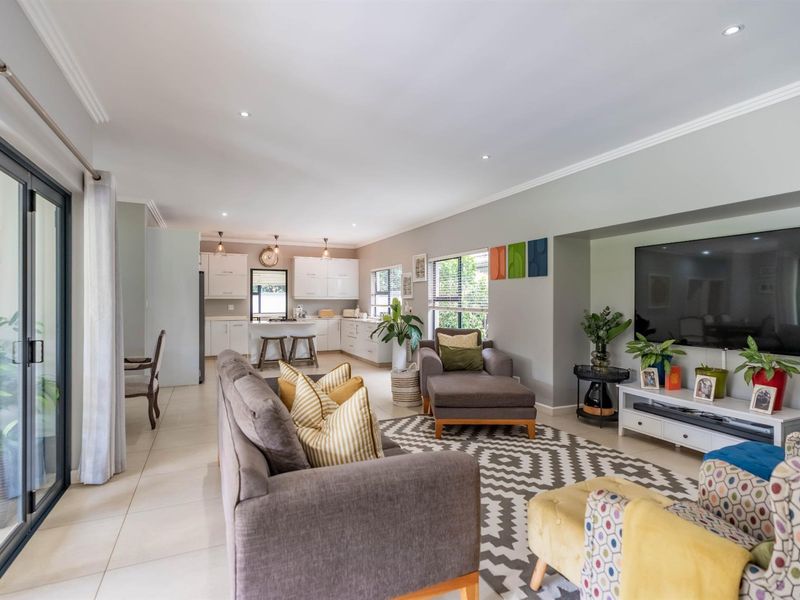 3 Bedroom Townhouse For Sale in Cotswold Downs Golf and Country Estate - Photo 4