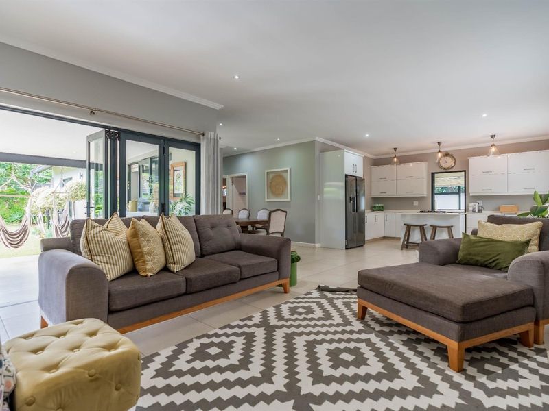 3 Bedroom Townhouse For Sale in Cotswold Downs Golf and Country Estate - Photo 6