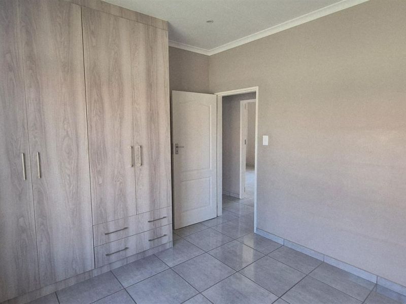 Three Bedroom House avaialble in Hex Rivier Lifestyle Estate - Photo 8