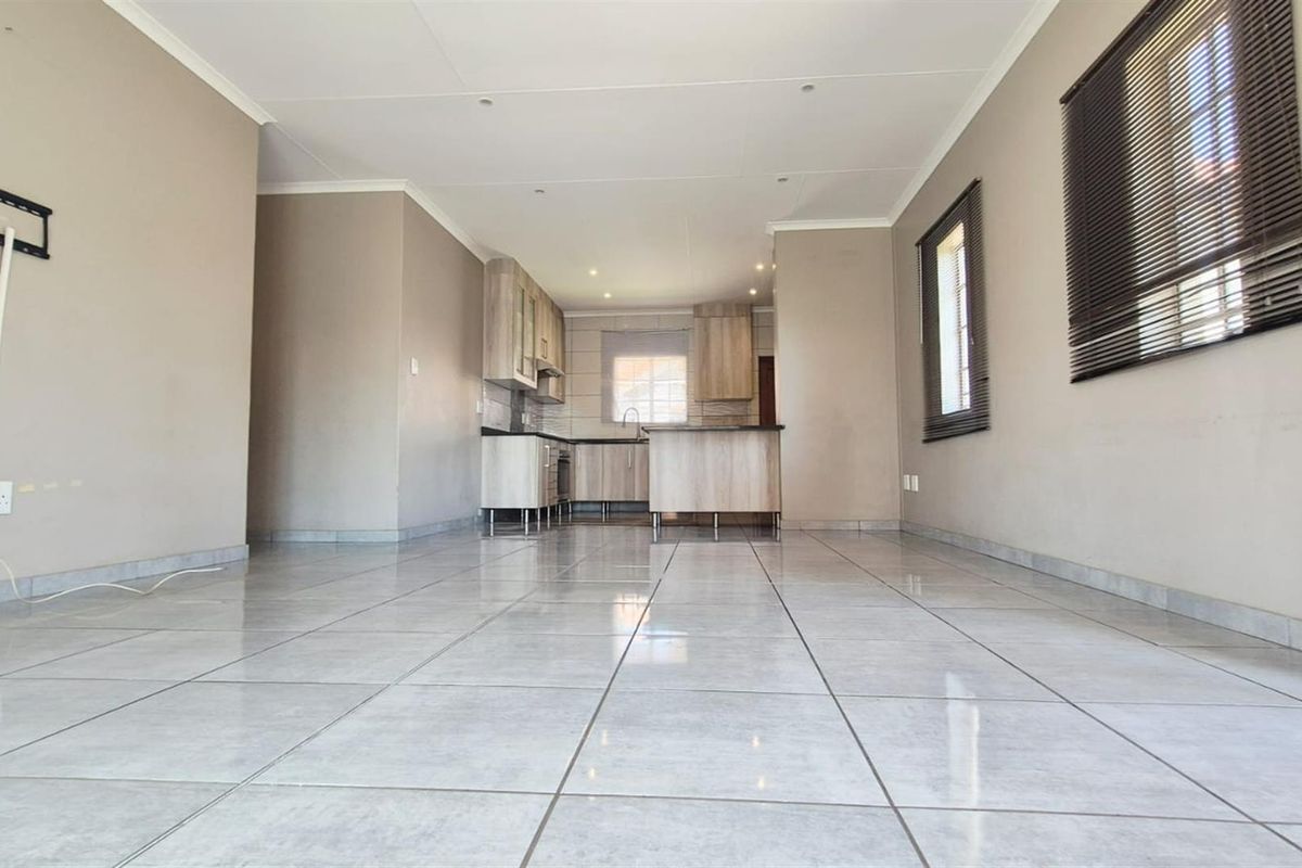 Three Bedroom House avaialble in Hex Rivier Lifestyle Estate - Photo 2