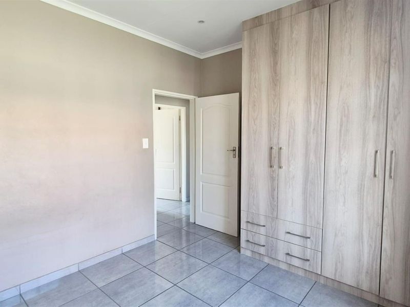 Three Bedroom House avaialble in Hex Rivier Lifestyle Estate - Photo 10