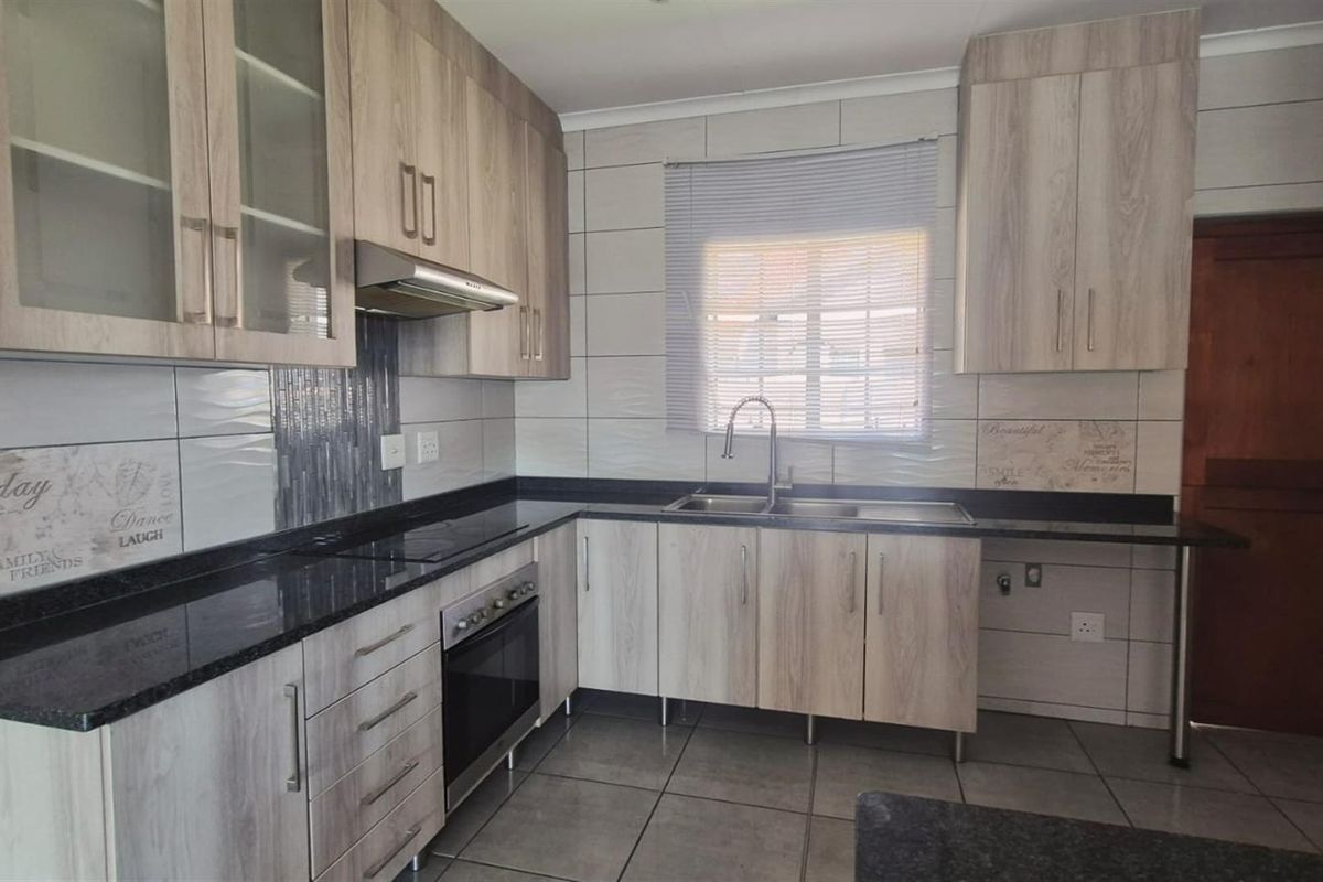 Three Bedroom House avaialble in Hex Rivier Lifestyle Estate - Photo 4