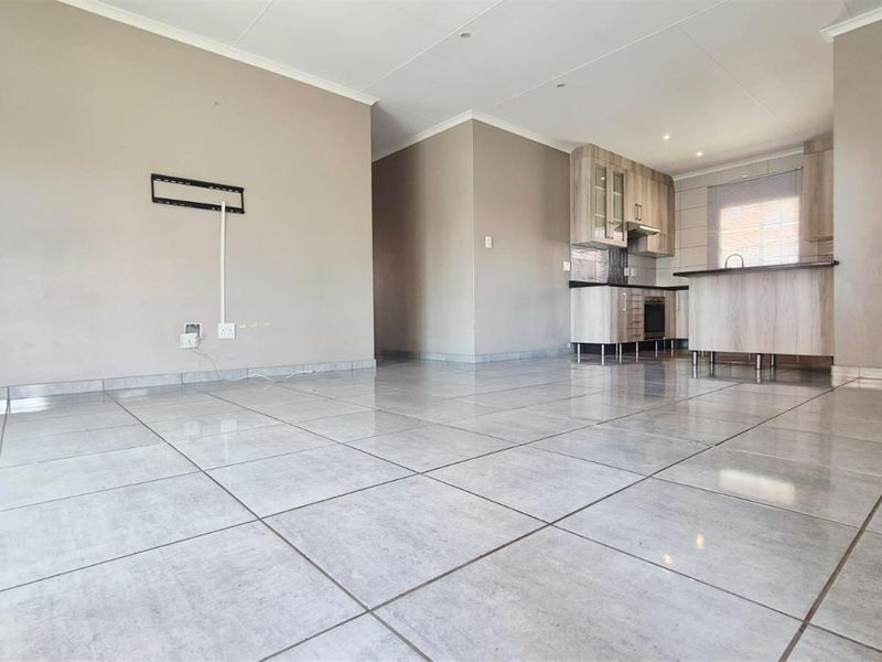 Three Bedroom House avaialble in Hex Rivier Lifestyle Estate - Photo 3