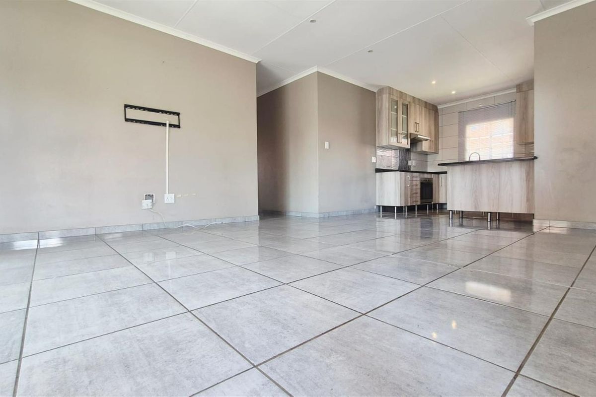 Three Bedroom House avaialble in Hex Rivier Lifestyle Estate - Photo 3