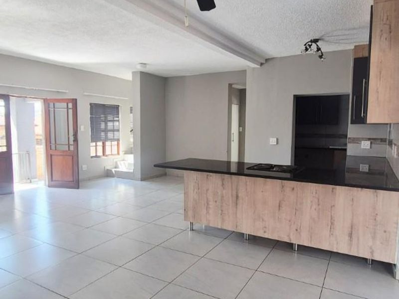 House To Rent in Cashan Komatie rivier, Rustenburg, North West - Photo 3