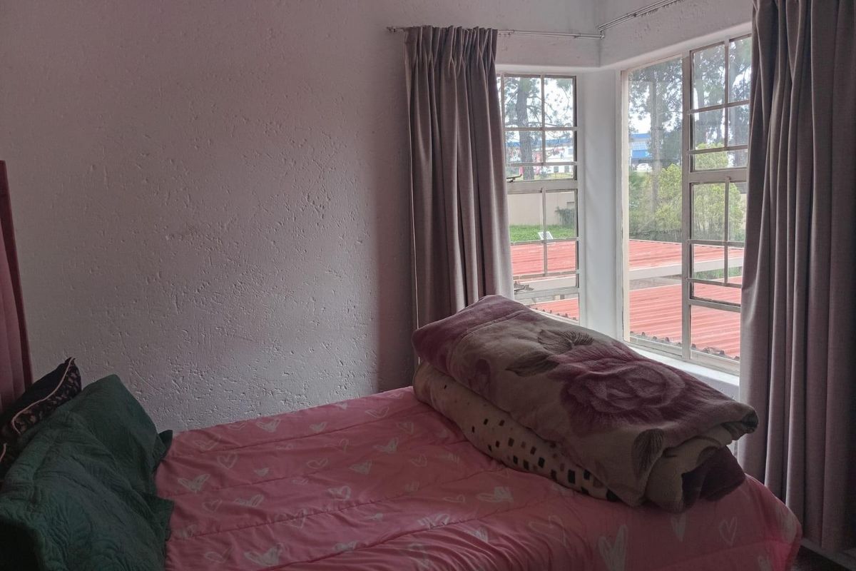 Apartment For Sale in Rembrandt Park, Johannesburg - Photo 5