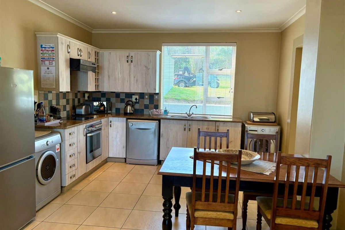 Outstanding Investment Opportunity, 2 Bedroom Golf Villa! - Photo 5