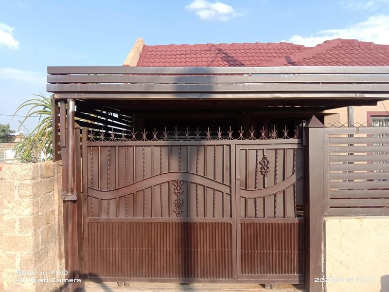 House For Sale in Soshanguve MM, Soshanguve - Photo 10