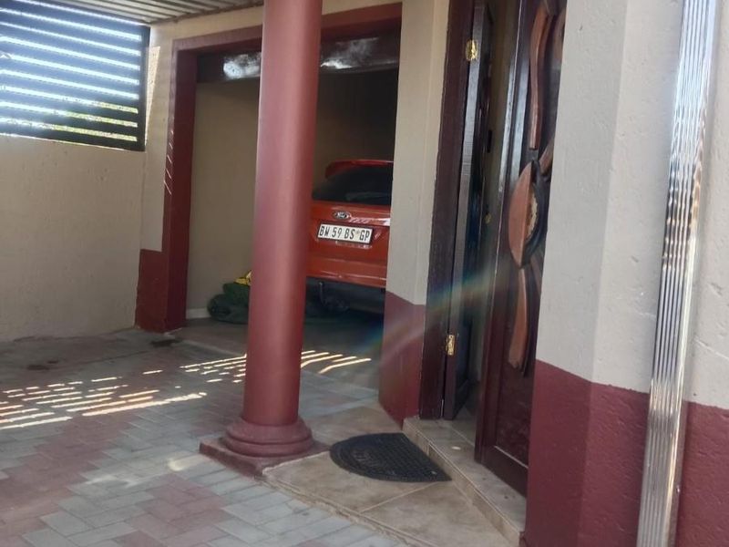 House For Sale in Soshanguve MM, Soshanguve - Photo 9