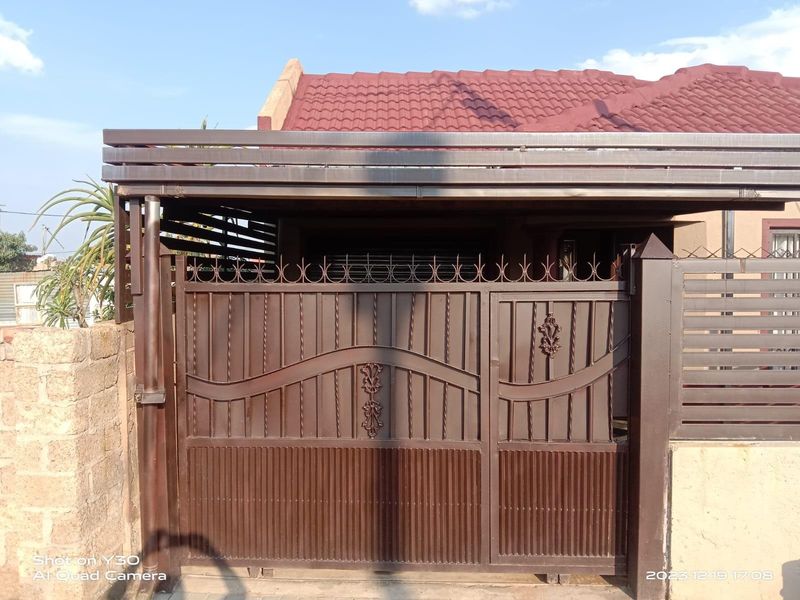 House For Sale in Soshanguve MM, Soshanguve - Photo 8
