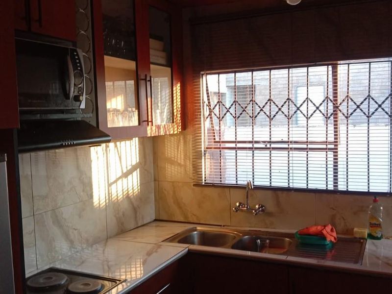 House For Sale in Soshanguve MM, Soshanguve - Photo 3