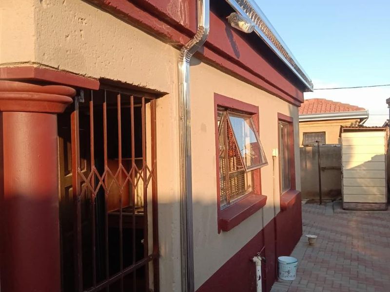 House For Sale in Soshanguve MM, Soshanguve - Photo 5