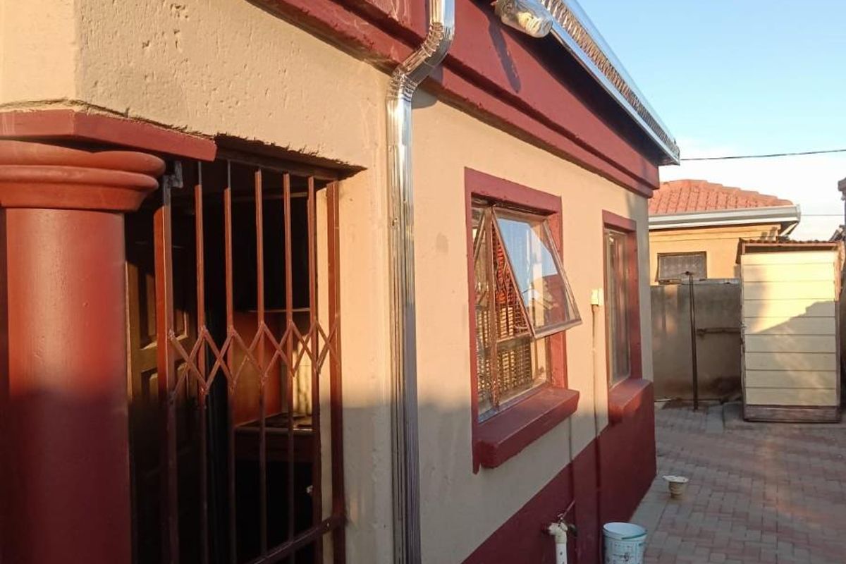House For Sale in Soshanguve MM, Soshanguve - Photo 5