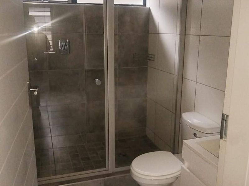 3 bedroom ans 2 baths in Pretoria - Photo 6