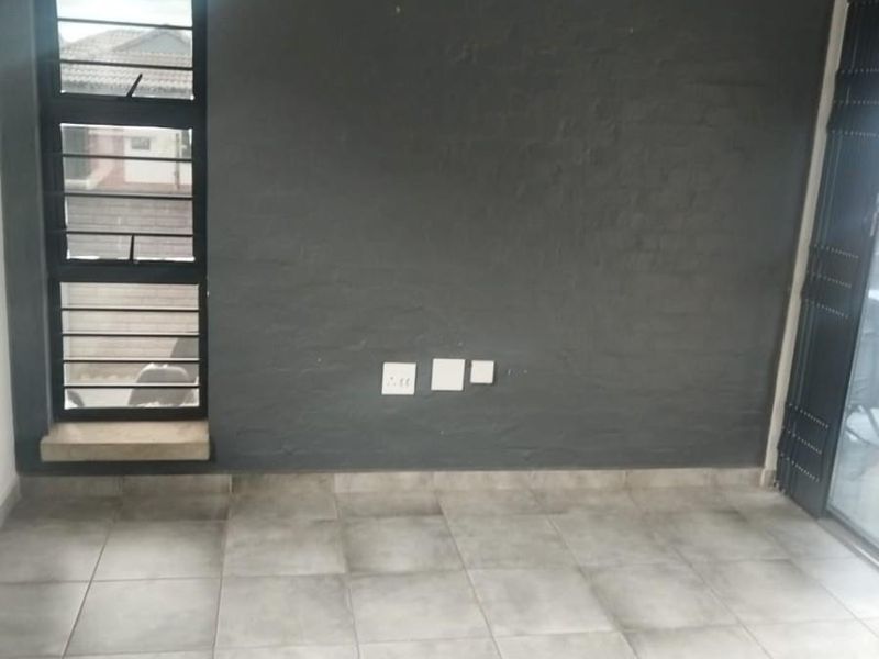 3 bedroom ans 2 baths in Pretoria - Photo 7