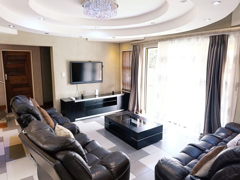 HOUSE FOR SALE, GREENGATE EXT MULDERSDRIFT - Photo 10