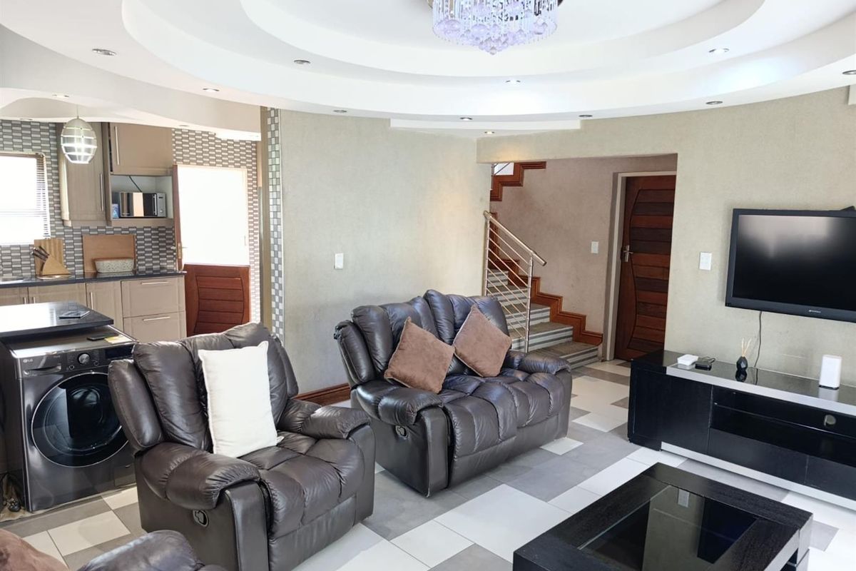 HOUSE FOR SALE, GREENGATE EXT MULDERSDRIFT - Photo 5
