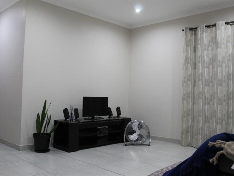 Secure Living at Hexriver Lifestyle Estate - Urgent Sales ​ - Photo 6