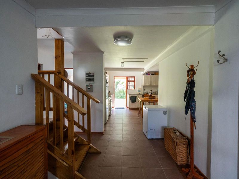 Peaceful dual living home with private waterfalls (furnished) - Photo 6