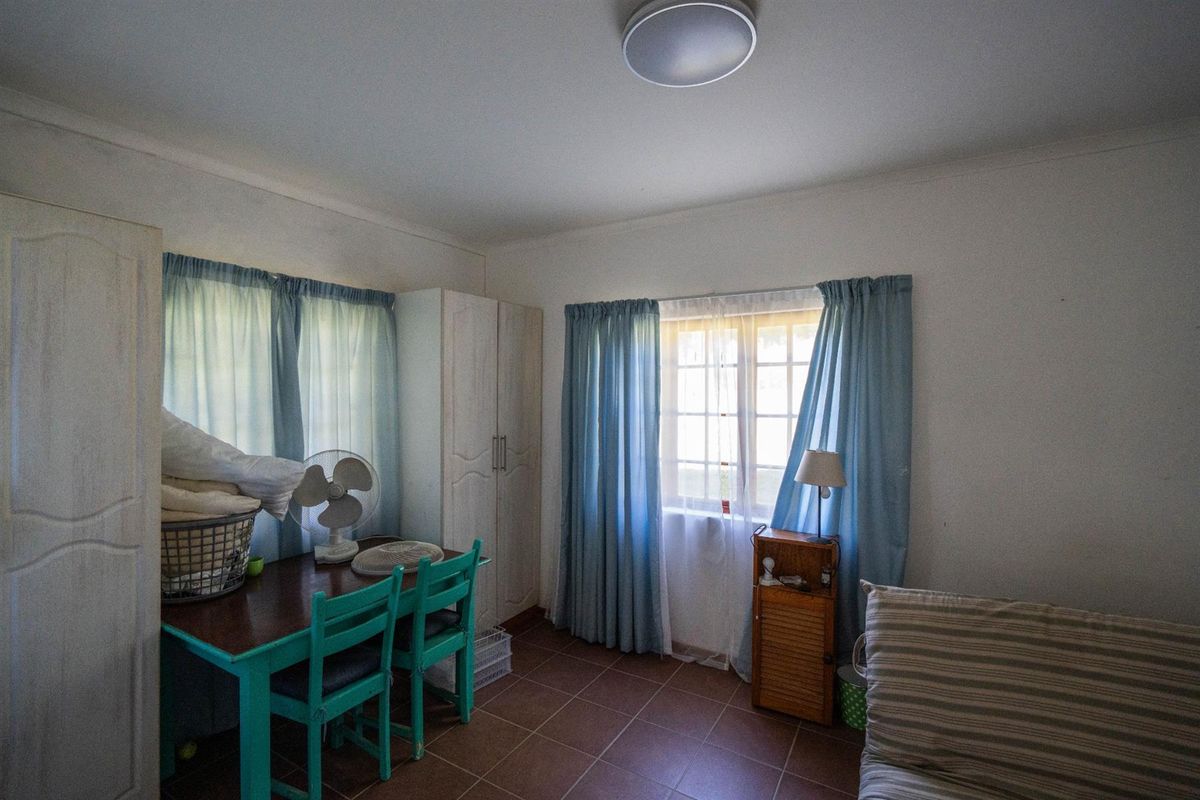 Peaceful dual living home with private waterfalls (furnished) - Photo 5