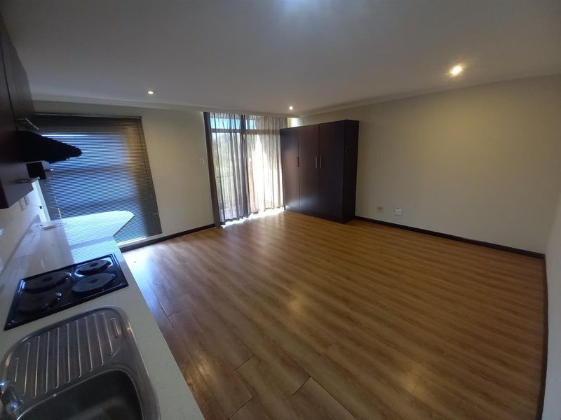 Safe and Affordable Umhlanga Ridge Studio Apartment - Photo 6