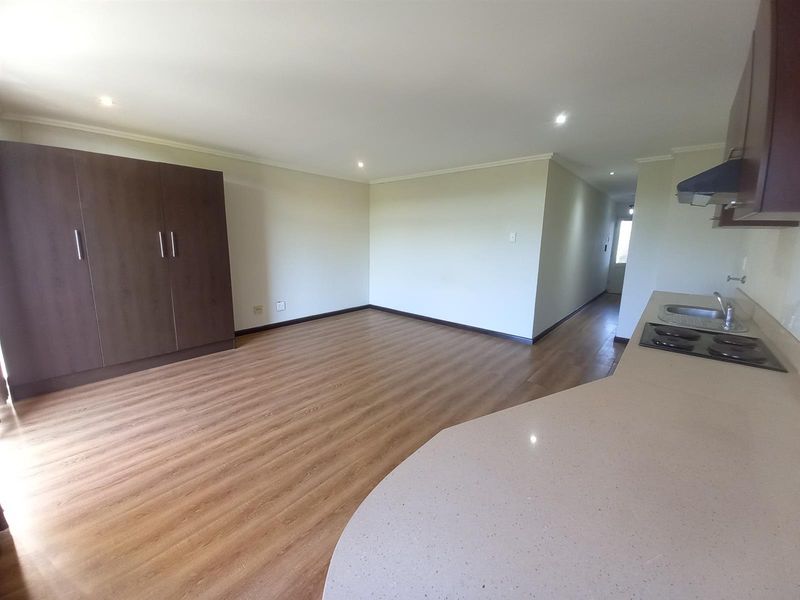 Safe and Affordable Umhlanga Ridge Studio Apartment - Photo 4