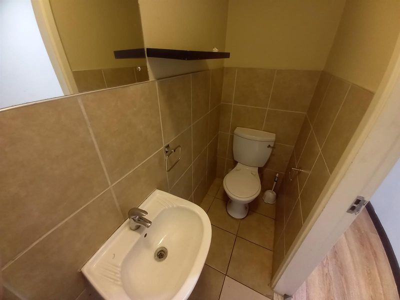 Safe and Affordable Umhlanga Ridge Studio Apartment - Photo 10