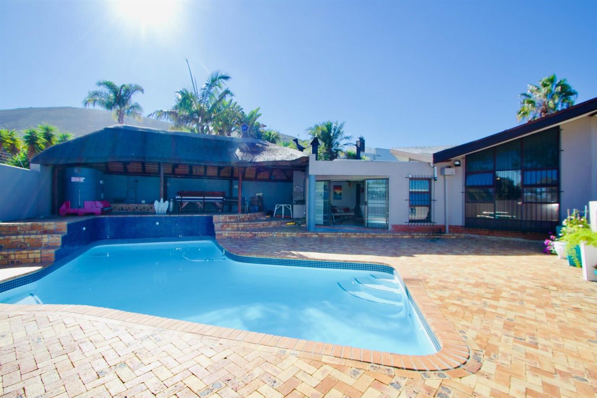 Multi-generational Home with seperate Flatlet in established suburb - Photo 5