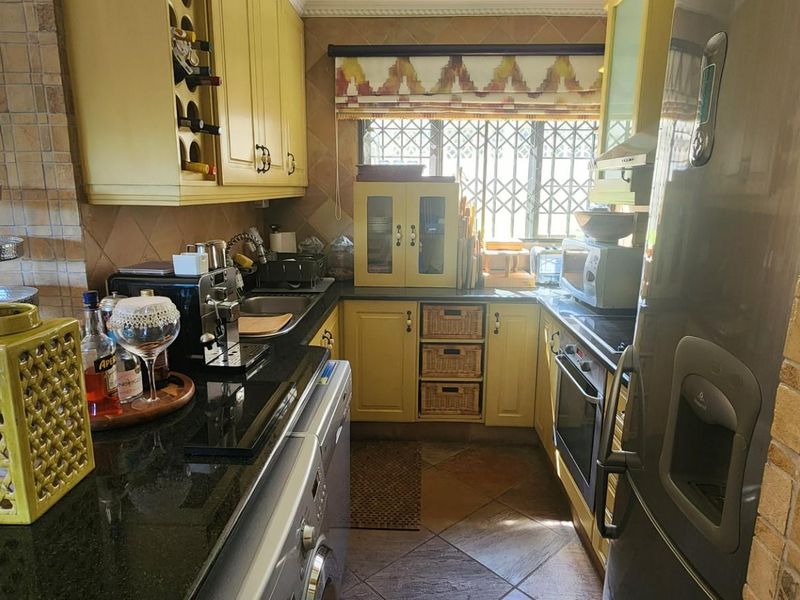 Lovely Apartment For Sale in Umhlanga Central, Umhlanga, KwaZulu Natal - Photo 6