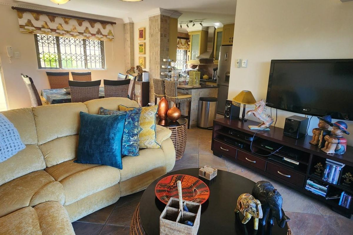Lovely Apartment For Sale in Umhlanga Central, Umhlanga, KwaZulu Natal - Photo 3