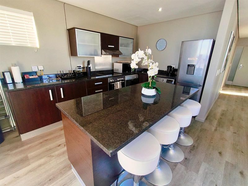 Mini Penthouse For Sale in Blouberg - Photo 6