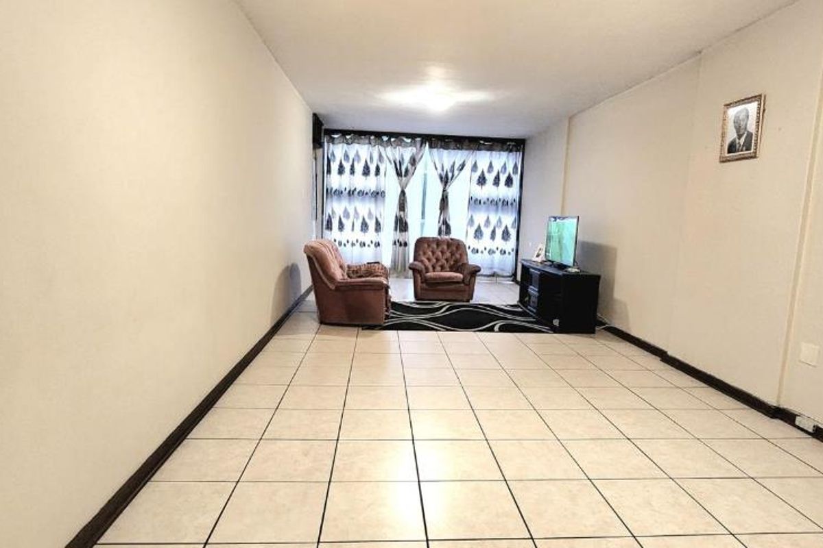Apartment For Sale in Denlee Germiston Gauteng - Photo 4