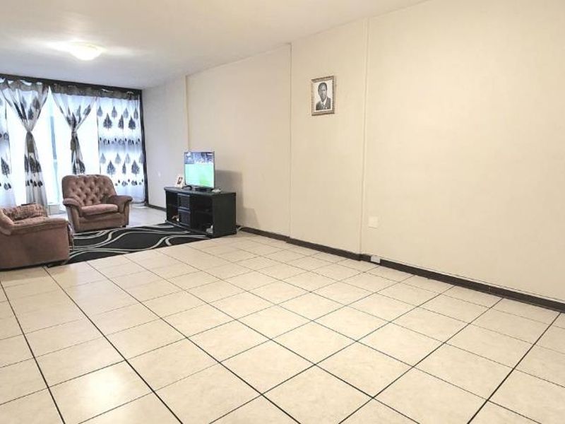 Apartment For Sale in Denlee Germiston Gauteng - Photo 3