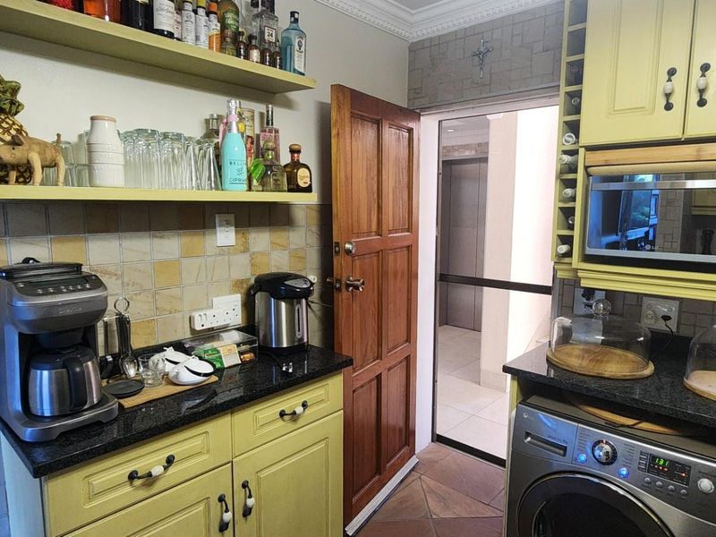 Charming Bachelor Apartment For Sale in Umhlanga Central, Umhlanga, KwaZulu Natal - Photo 5