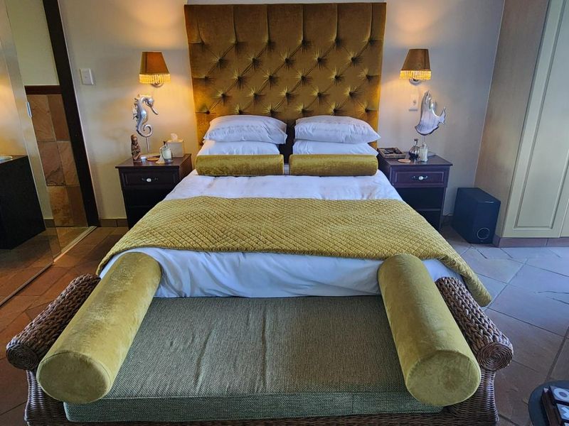 Charming Bachelor Apartment For Sale in Umhlanga Central, Umhlanga, KwaZulu Natal - Photo 2