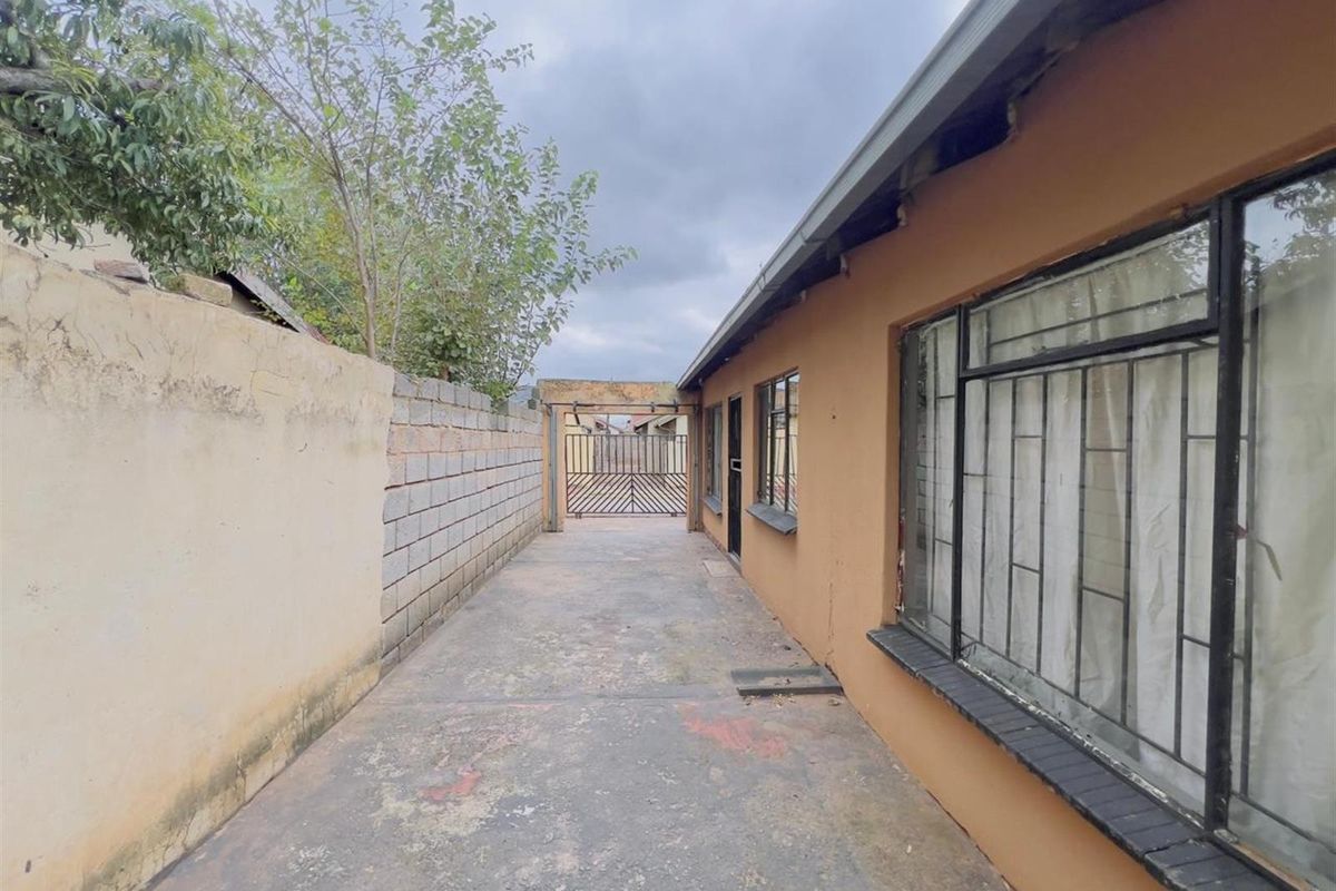 Protea Glen ext 1, Soweto - Photo 5