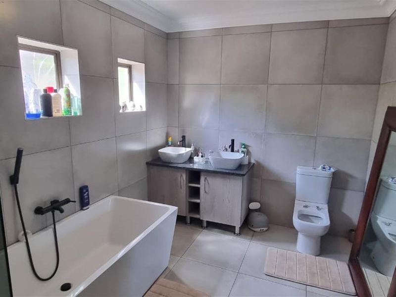 Developer’s Dream | Endless Potential in a Prime Location (Roylglen - Photo 9