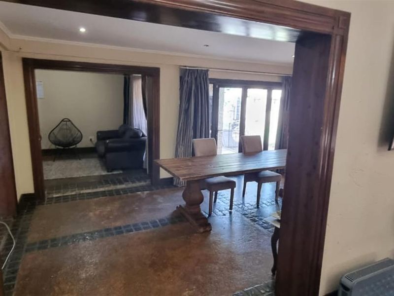 Developer’s Dream | Endless Potential in a Prime Location (Roylglen - Photo 4