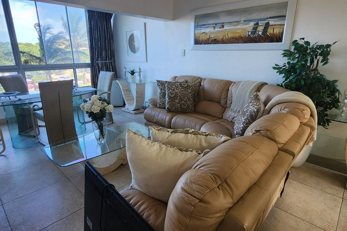 Stunning Apartment With Sea Views For Sale in Umhlanga Central, Umhlanga, KwaZulu Natal - Photo 2
