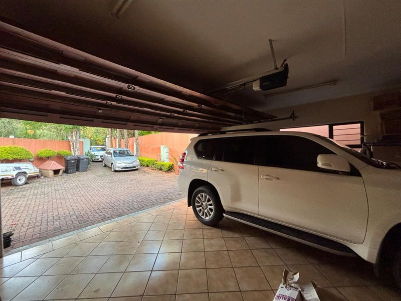 House To Rent in Faerie Glen, Pretoria - Photo 2