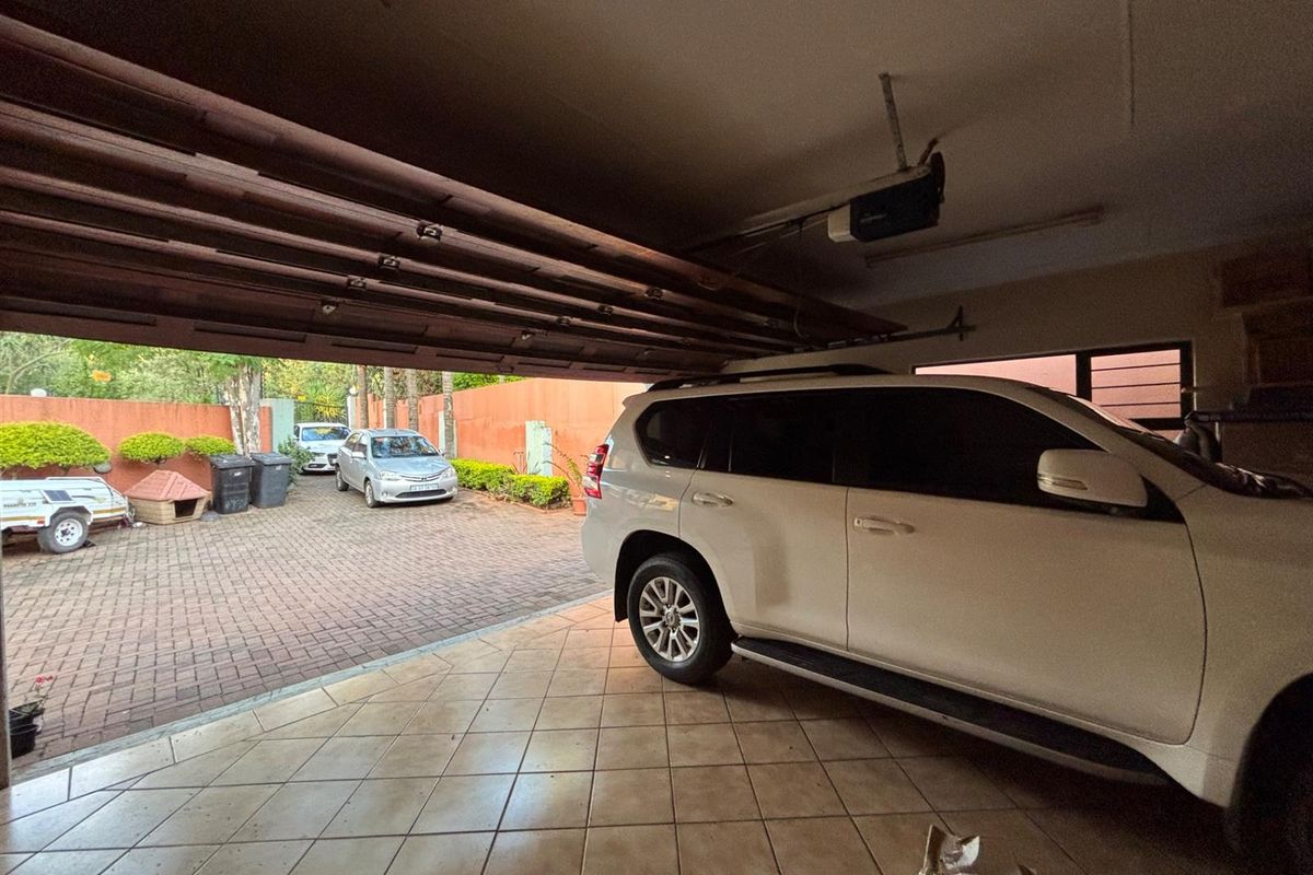 House To Rent in Faerie Glen, Pretoria - Photo 2