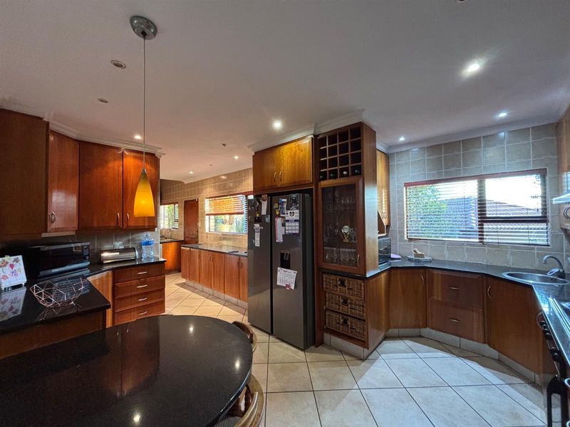 House To Rent in Faerie Glen, Pretoria - Photo 9