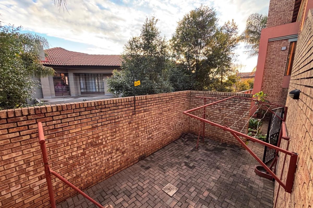 House To Rent in Faerie Glen, Pretoria - Photo 5