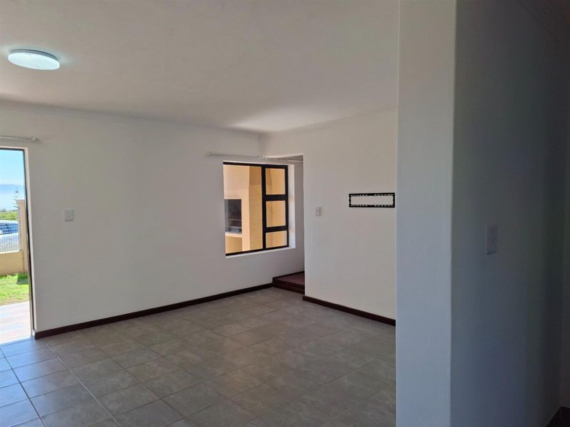 Modern Mountain-View Townhouse | Pet-Friendly Living in Secure Estate - Photo 9