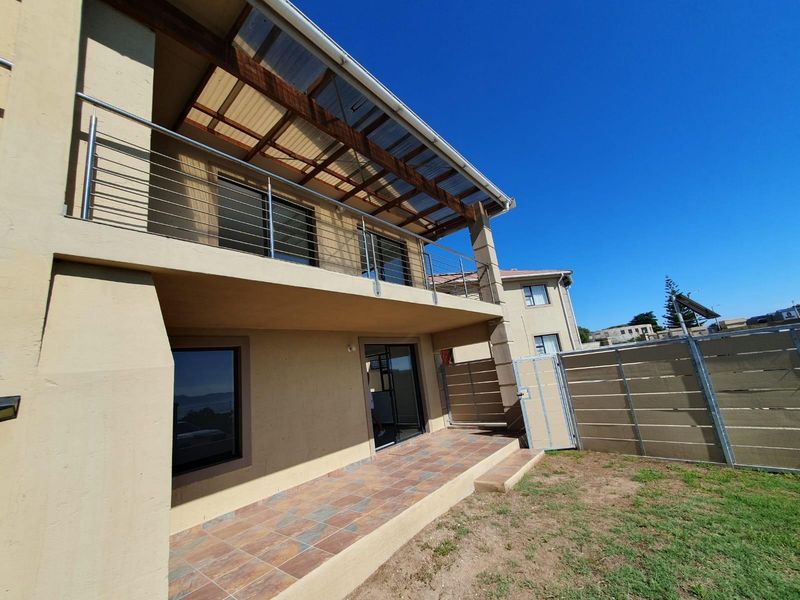 Modern Mountain-View Townhouse | Pet-Friendly Living in Secure Estate - Photo 7