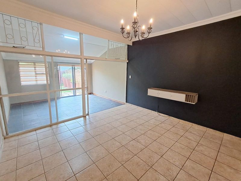 3 Bedroom Townhouse For Sale in Clubview, Centurion - Photo 7
