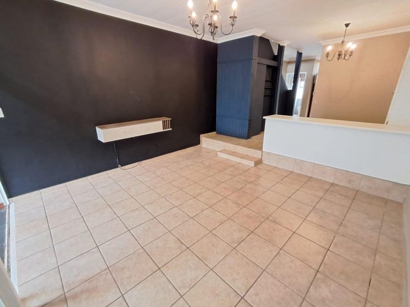 3 Bedroom Townhouse For Sale in Clubview, Centurion - Photo 3