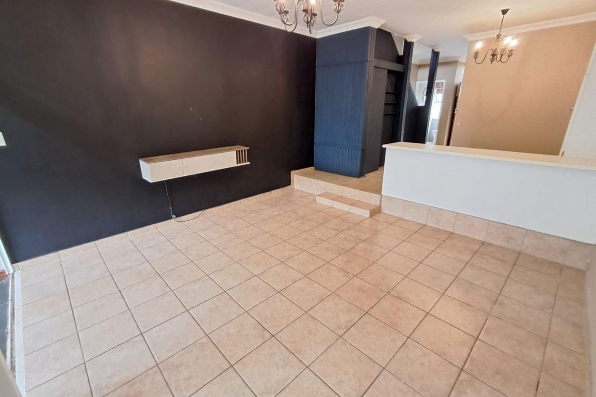 3 Bedroom Townhouse For Sale in Clubview, Centurion - Photo 3