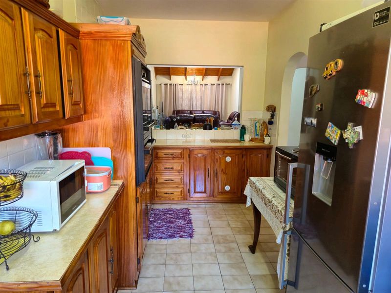 3 Bedroom Duplex Townhouse in Prime Garsfontein - Move-In Ready - Photo 6